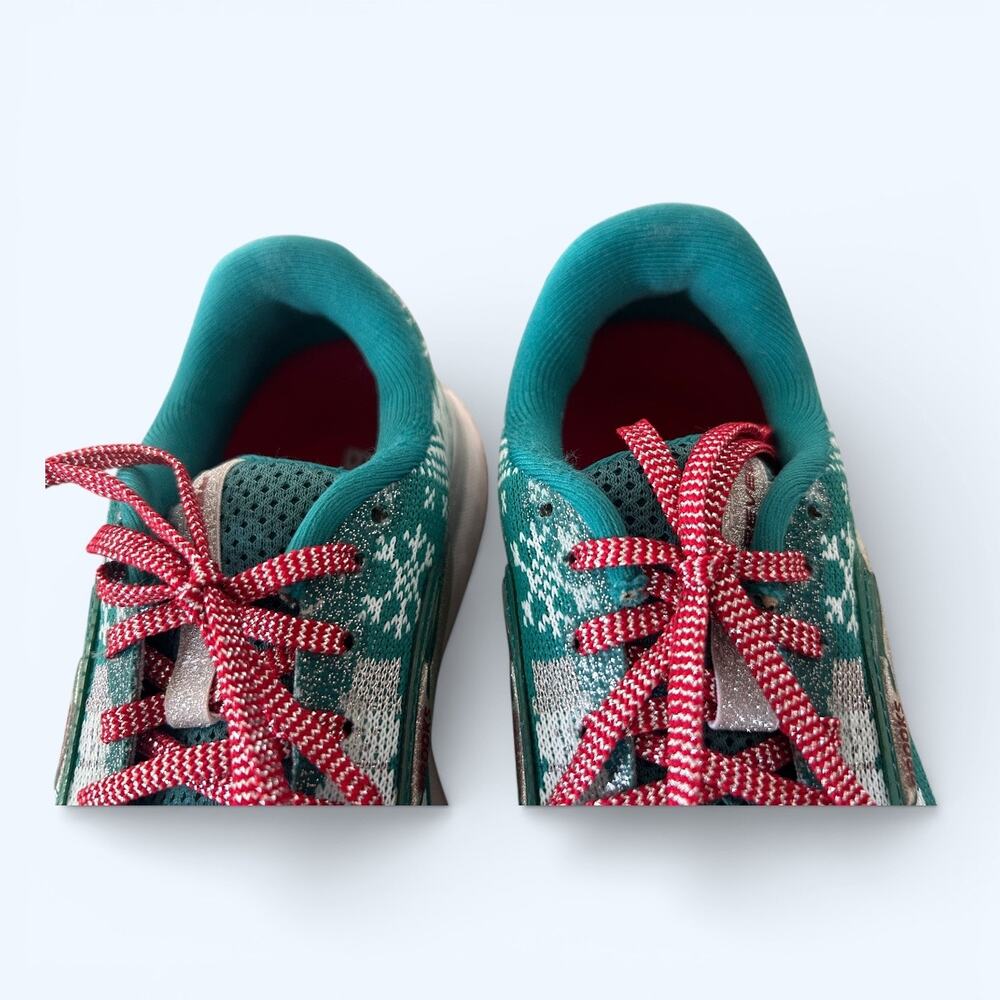 Brooks Revel 3 Merry Christmas Ugly Sweater Running Shoes Green Women’s size 6 - Picture 9 of 13